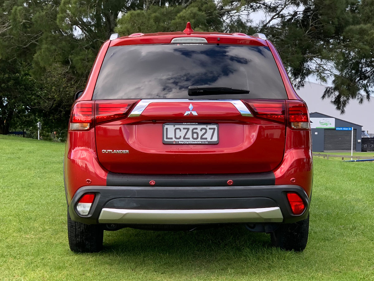 2018 Mitsubishi Outlander LS 2.4L Petrol 7 Seater Automatic
