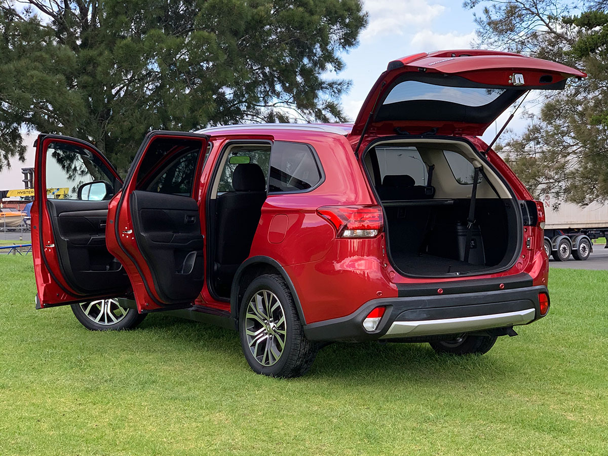 2018 Mitsubishi Outlander LS 2.4L Petrol 7 Seater Automatic