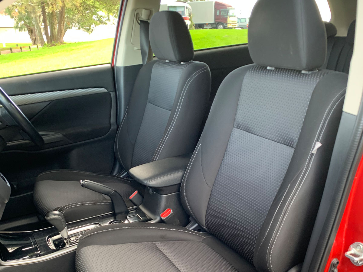 2018 Mitsubishi Outlander LS 2.4L Petrol 7 Seater Automatic