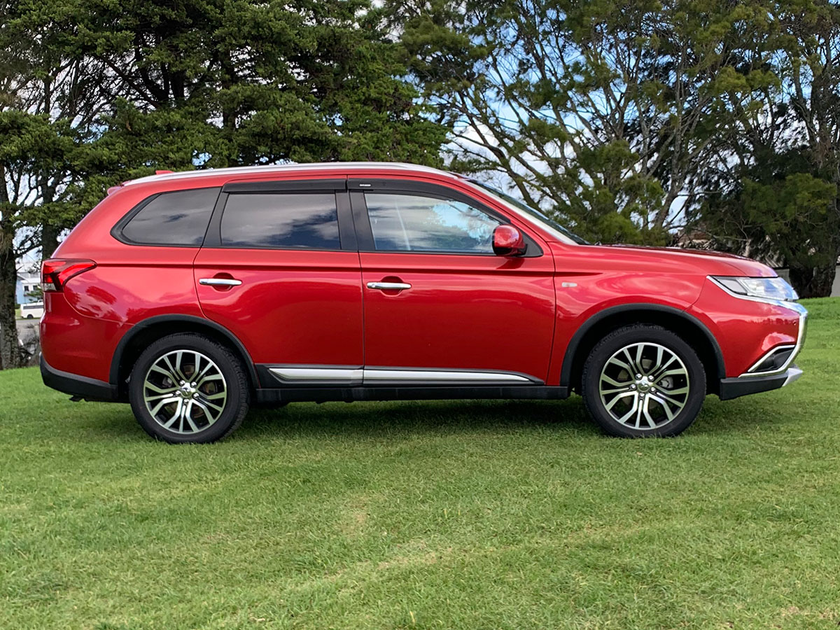 2018 Mitsubishi Outlander LS 2.4L Petrol 7 Seater Automatic