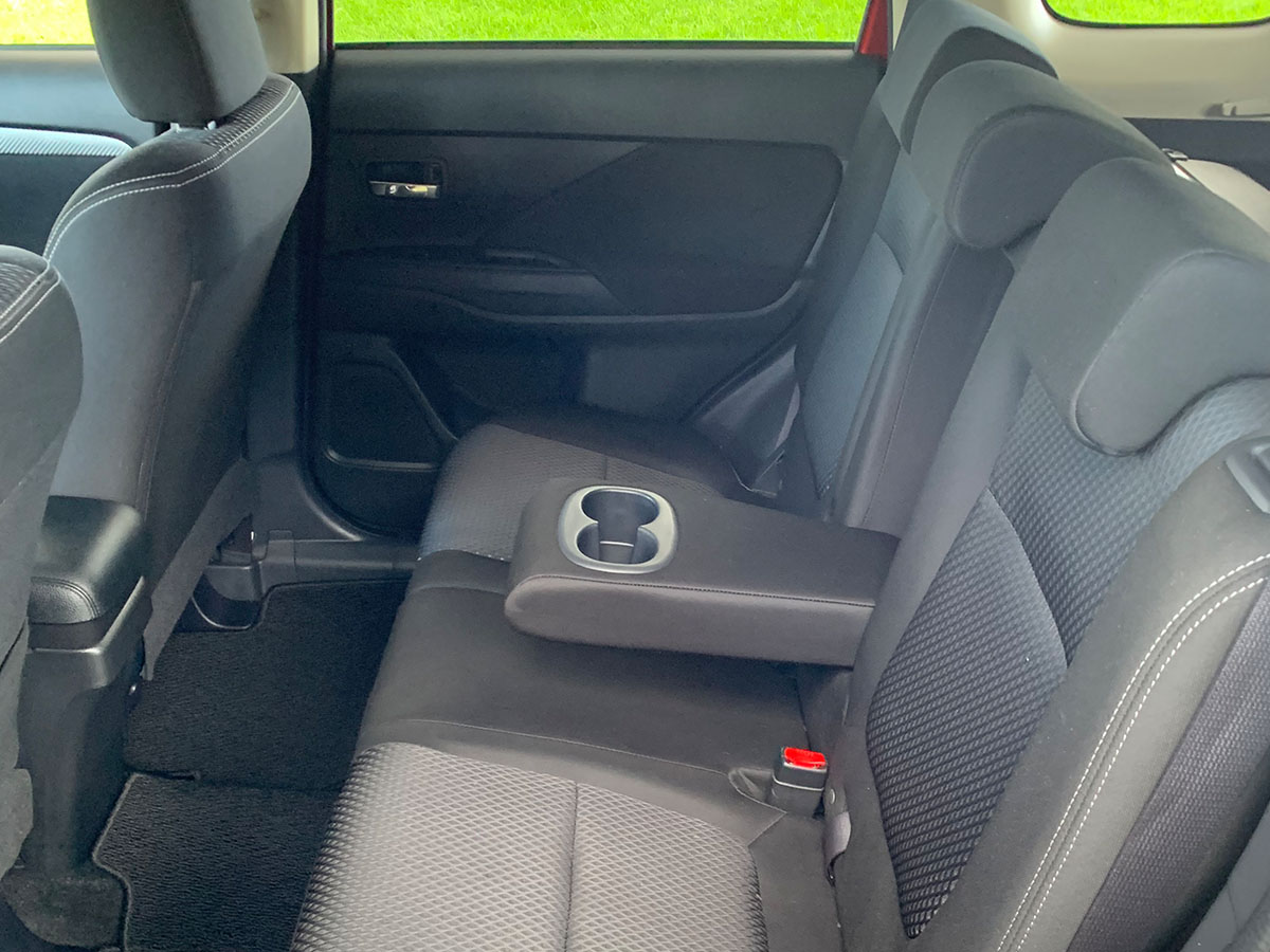 2018 Mitsubishi Outlander LS 2.4L Petrol 7 Seater Automatic