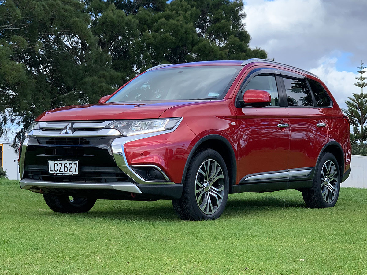 2018 Mitsubishi Outlander LS 2.4L Petrol 7 Seater Automatic