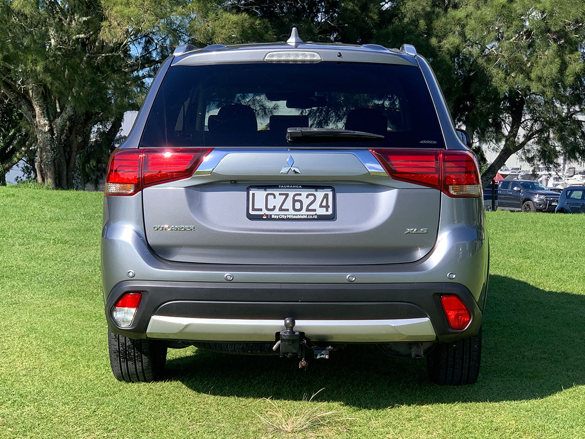 2018 Mitsubishi Outlander XLS 4WD 7 Seater 2.4L Petrol Automatic