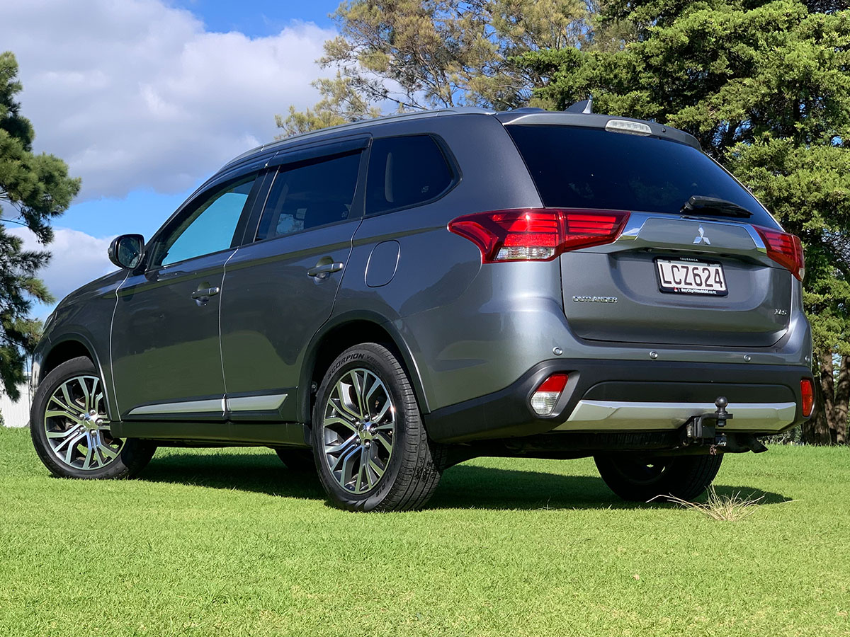 2018 Mitsubishi Outlander XLS 4WD 7 Seater 2.4L Petrol Automatic