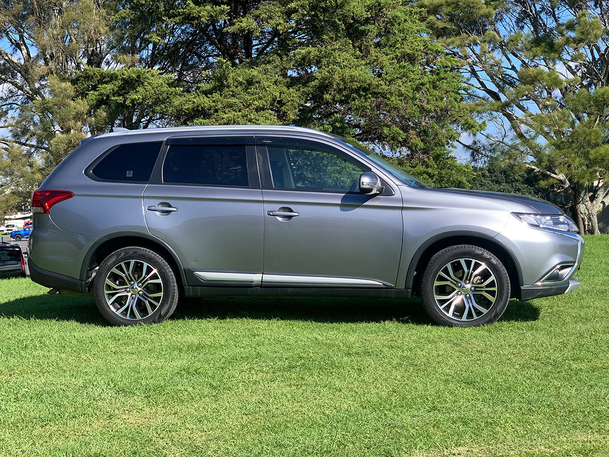 2018 Mitsubishi Outlander XLS 4WD 7 Seater 2.4L Petrol Automatic