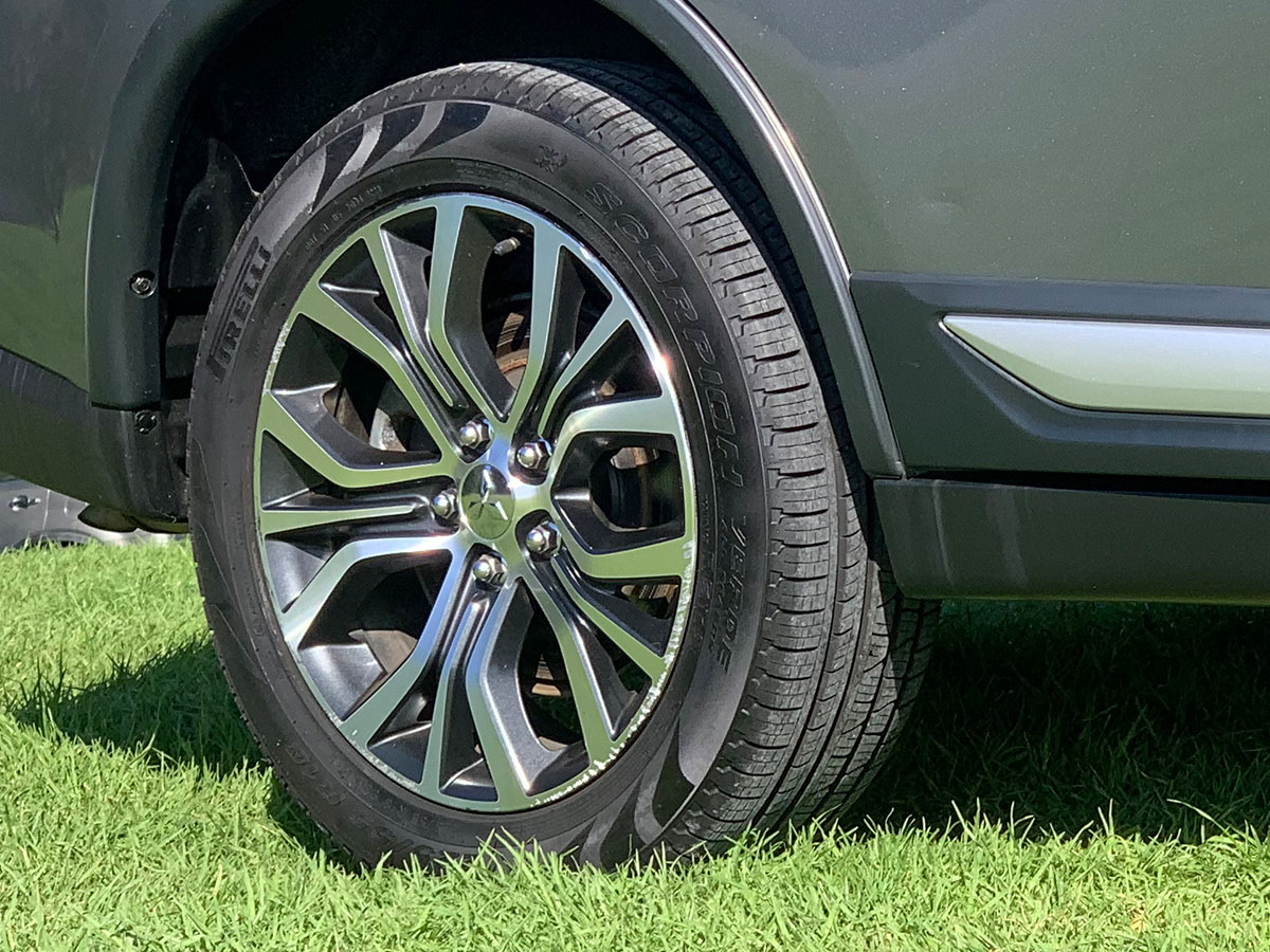 2018 Mitsubishi Outlander XLS 4WD 7 Seater 2.4L Petrol Automatic