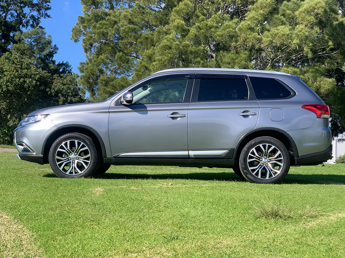 2018 Mitsubishi Outlander XLS 4WD 7 Seater 2.4L Petrol Automatic