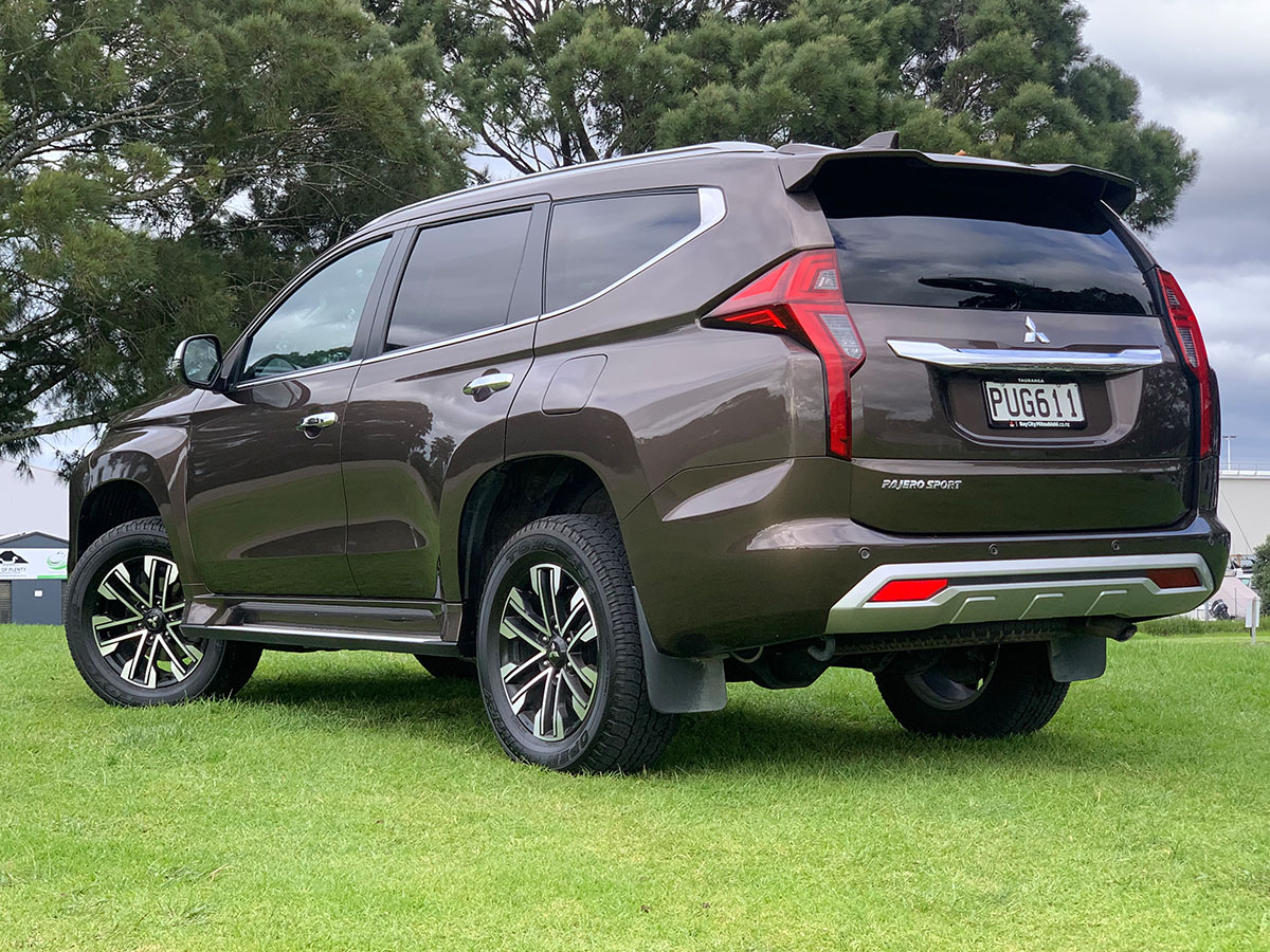 2023 Mitsubishi Pajero Sport VRX 4WD 7 Seater