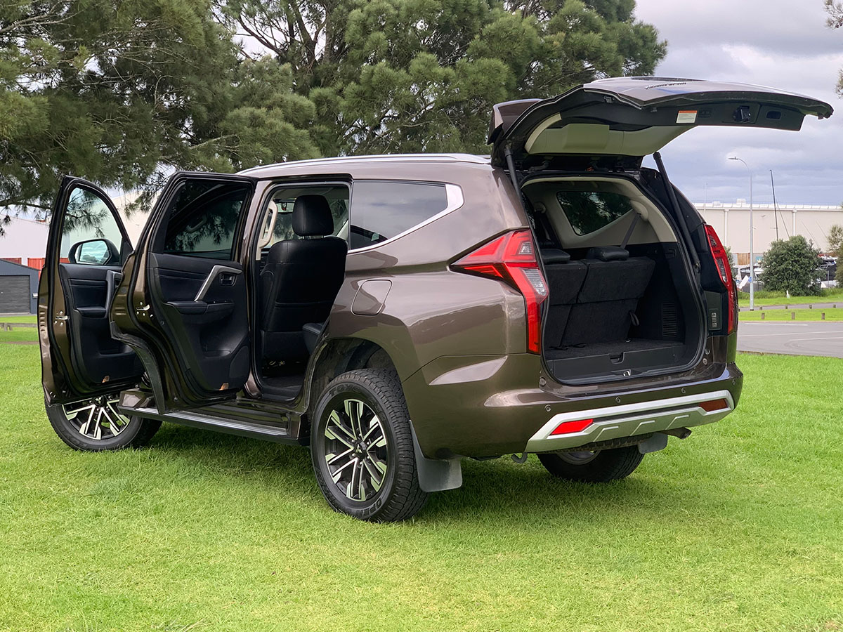 2023 Mitsubishi Pajero Sport VRX 4WD 7 Seater