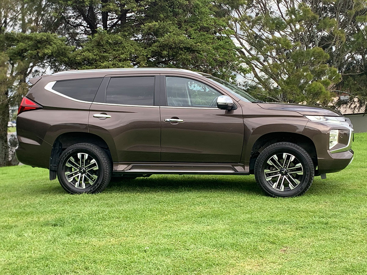2023 Mitsubishi Pajero Sport VRX 4WD 7 Seater