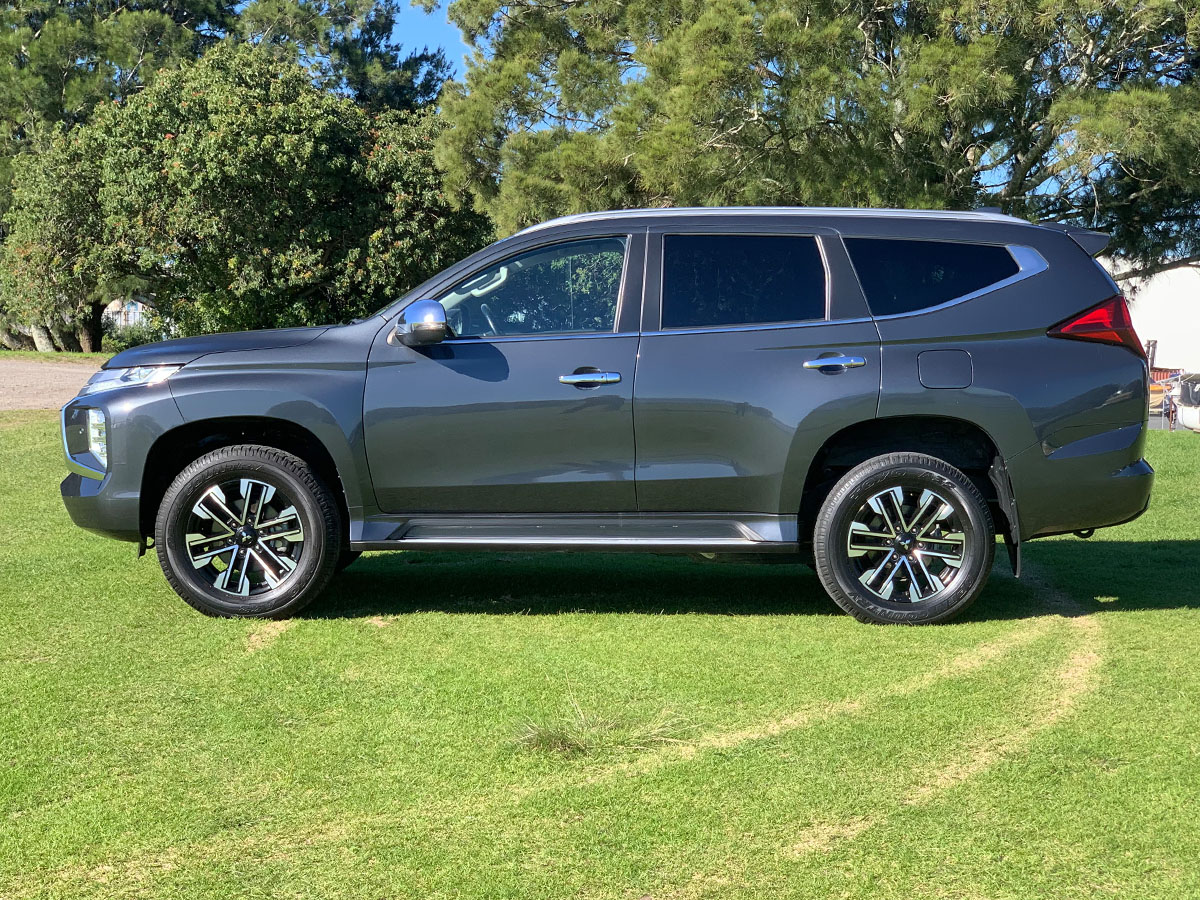 2023 Mitsubishi Pajero Sport VRX 4WD 7 Seater