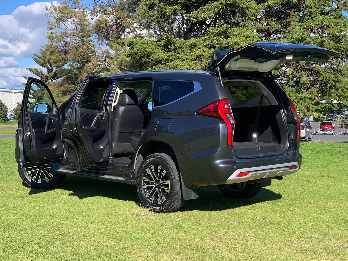 2023 Mitsubishi Pajero Sport VRX 4WD 7 Seater