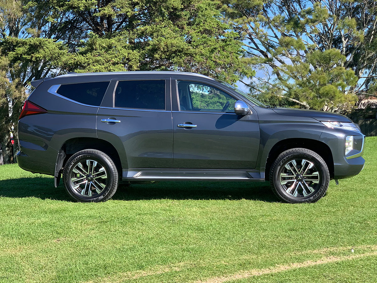 2023 Mitsubishi Pajero Sport VRX 4WD 7 Seater