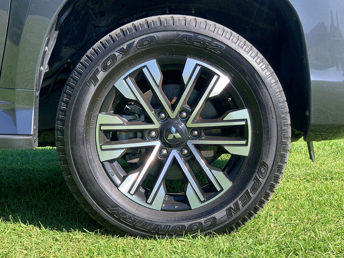 2023 Mitsubishi Pajero Sport VRX 4WD 7 Seater