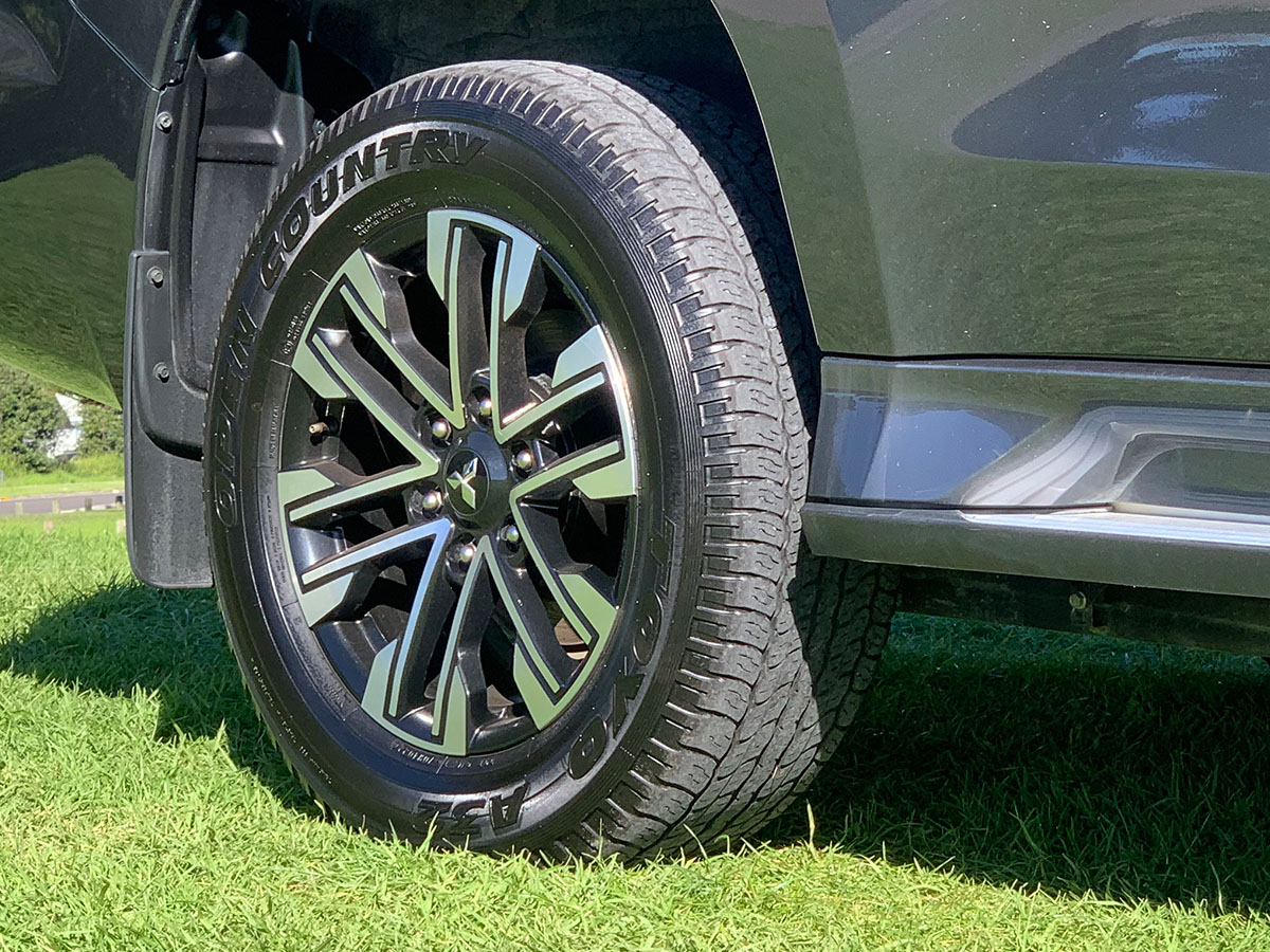 2023 Mitsubishi Pajero Sport VRX 4WD 7 Seater