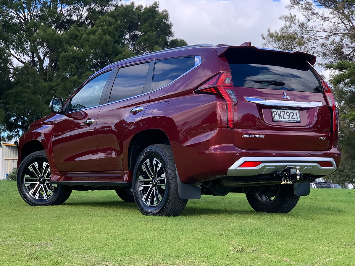 2023 Mitsubishi Pajero Sport VRX 4WD 7 Seater