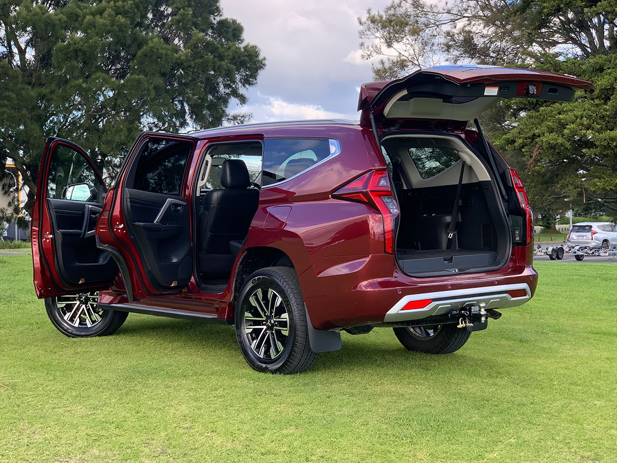 2023 Mitsubishi Pajero Sport VRX 4WD 7 Seater