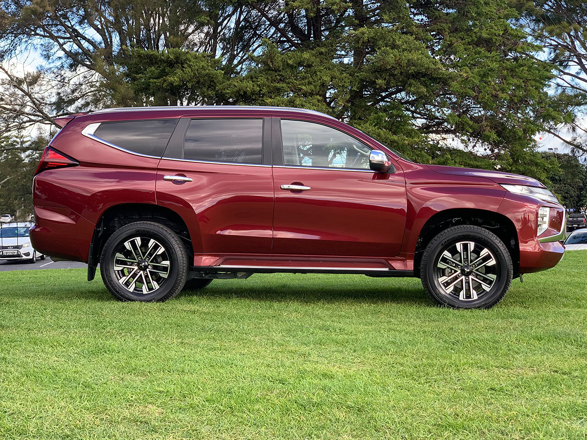 2023 Mitsubishi Pajero Sport VRX 4WD 7 Seater