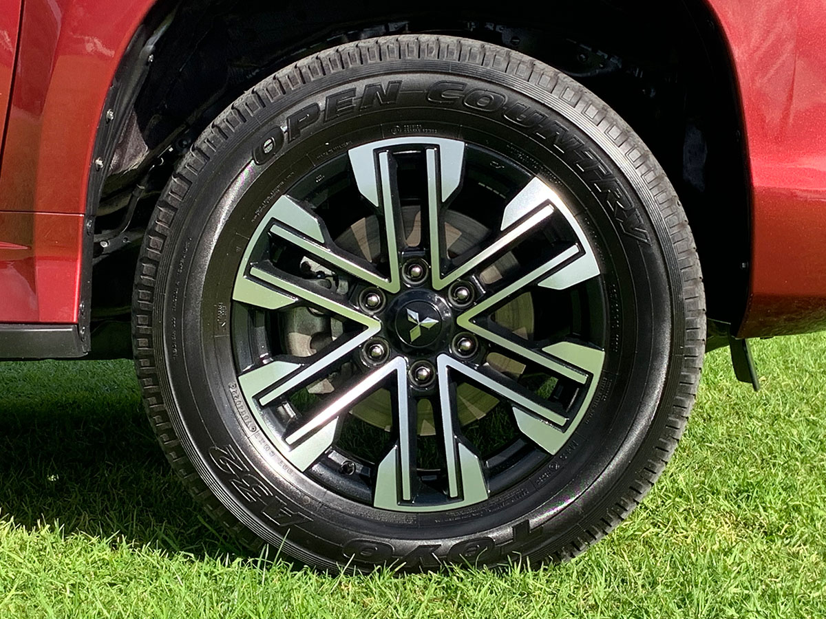 2023 Mitsubishi Pajero Sport VRX 4WD 7 Seater