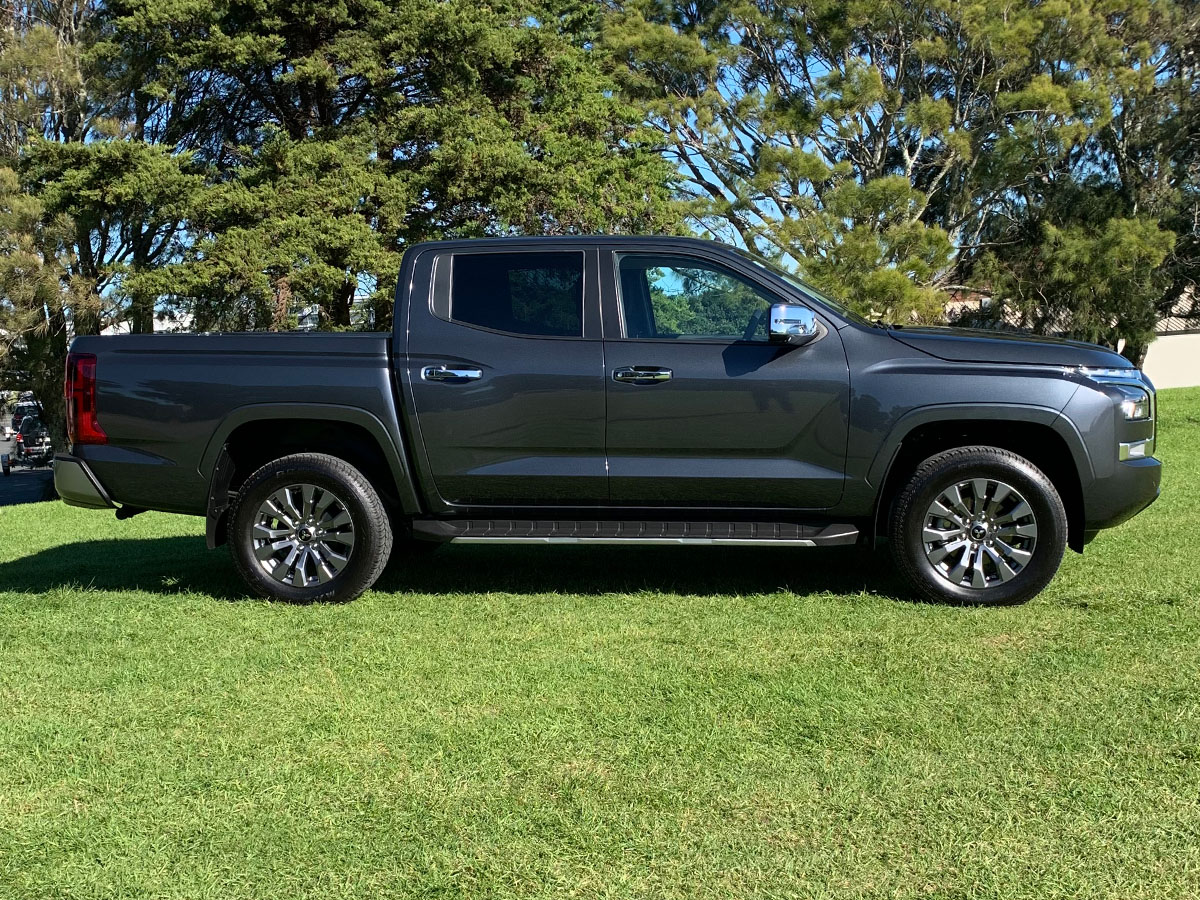 2024 Mitsubishi Triton GLXR 2WD 2.4L Bi-Turbo Diesel 6 Speed Auto