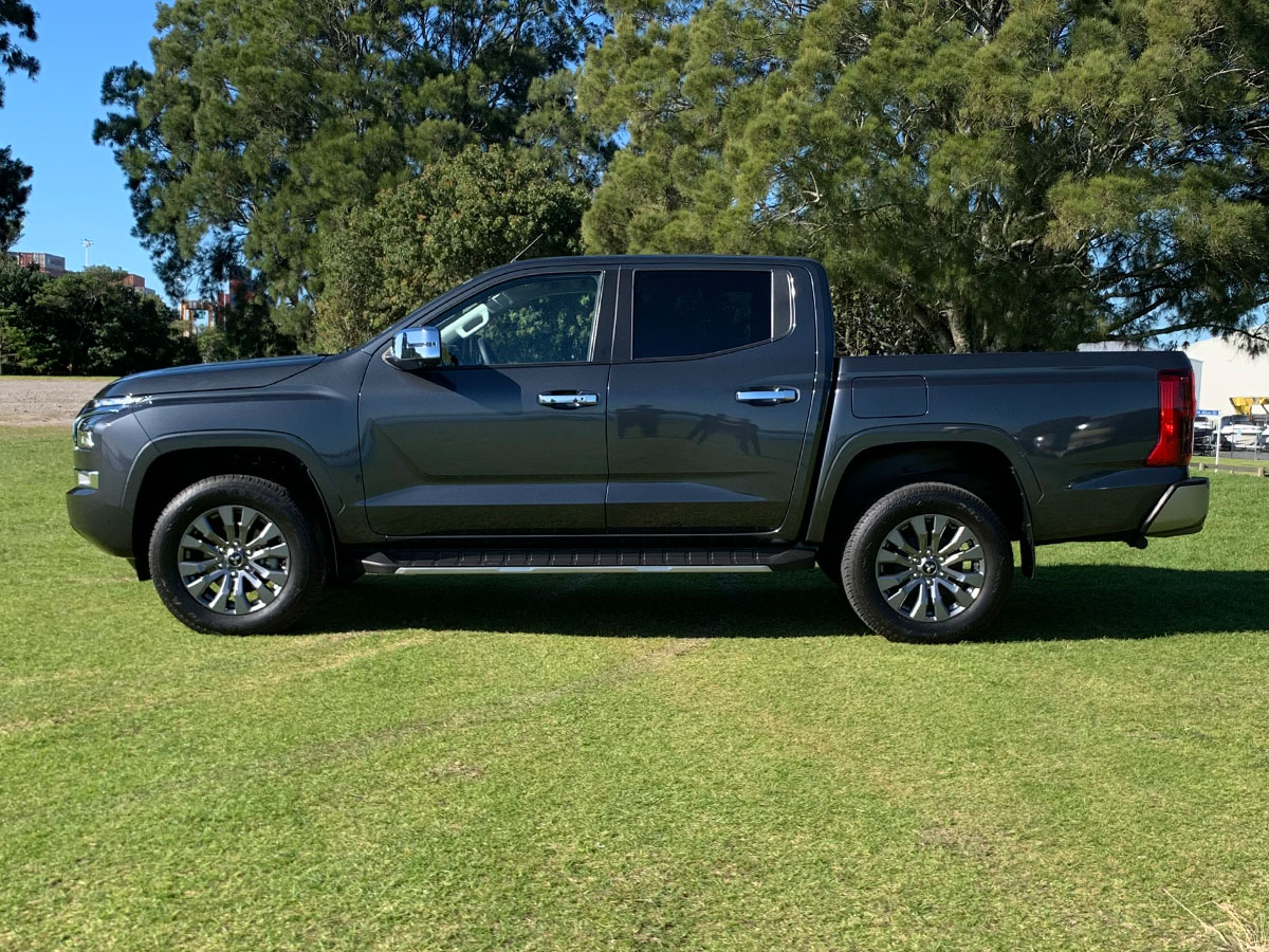 2024 Mitsubishi Triton GLXR 2WD 2.4L Bi-Turbo Diesel 6 Speed Auto