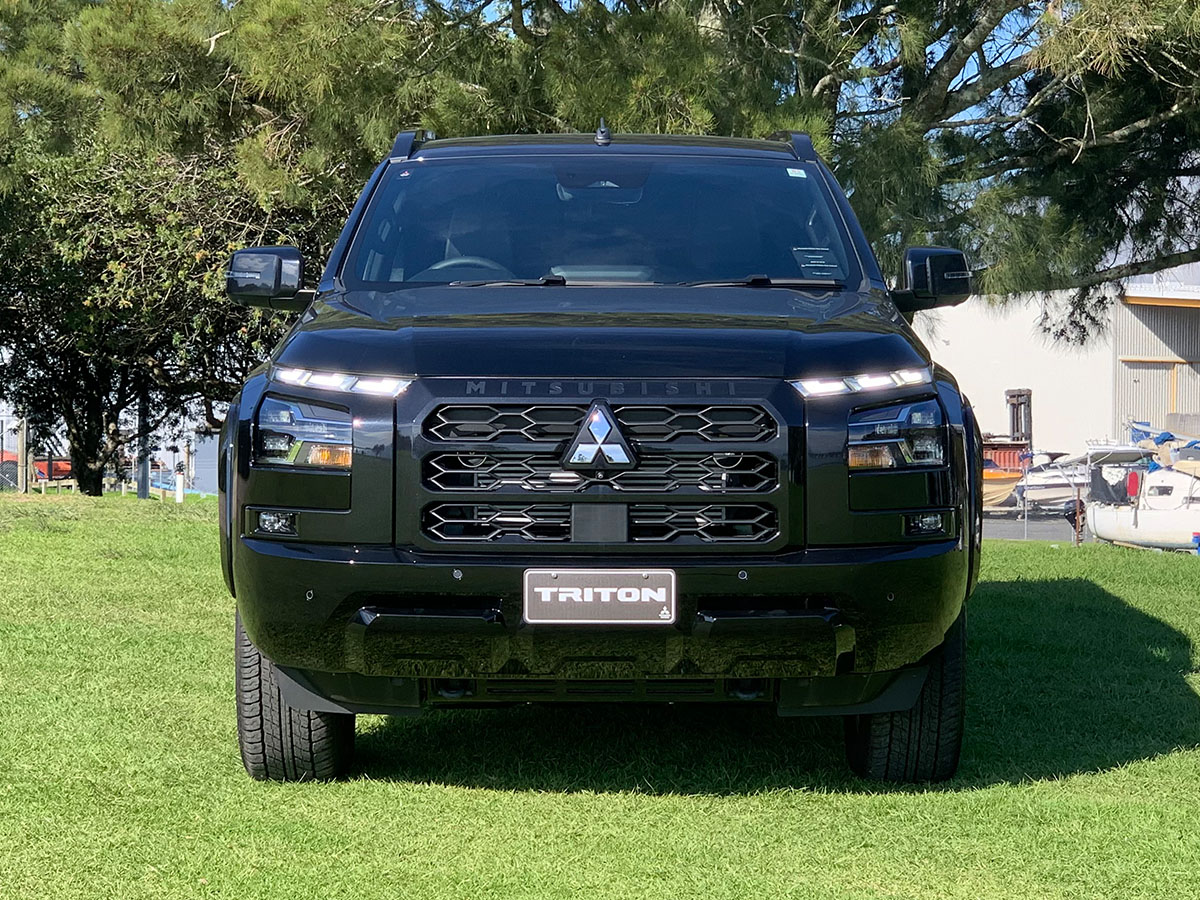 2025 Mitsubishi Triton VRX 2WD 2.4L Bi-Turbo Diesel 6 Speed Auto