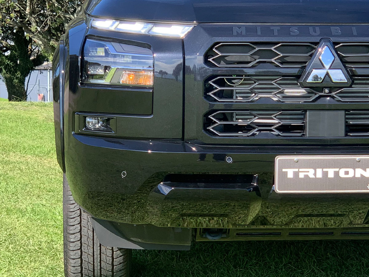 2025 Mitsubishi Triton VRX 2WD 2.4L Bi-Turbo Diesel 6 Speed Auto