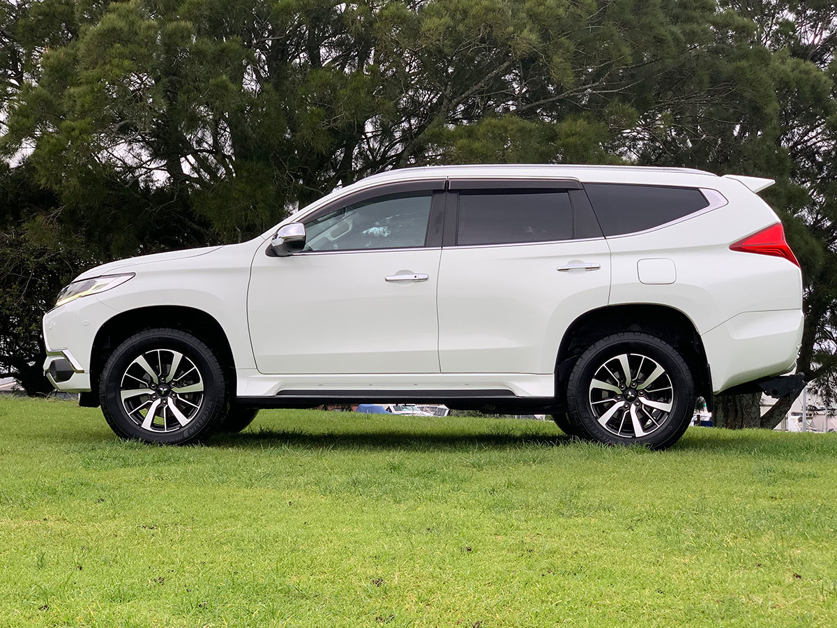 2017 Mitsubishi Pajero Sport VRX 2.4L Diesel 4WD 8 Speed Automatic