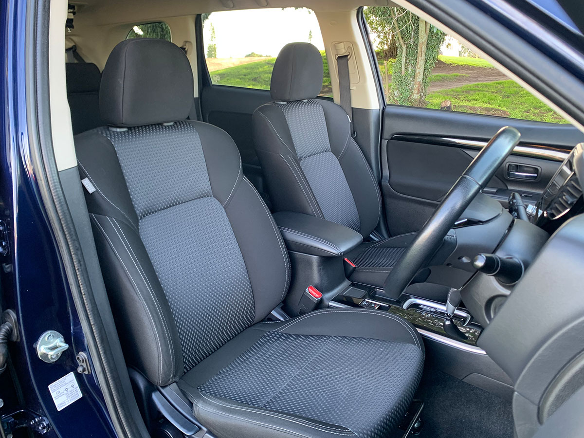 2021 Mitsubishi Outlander LS 2.4L Petrol 7 Seater Automatic