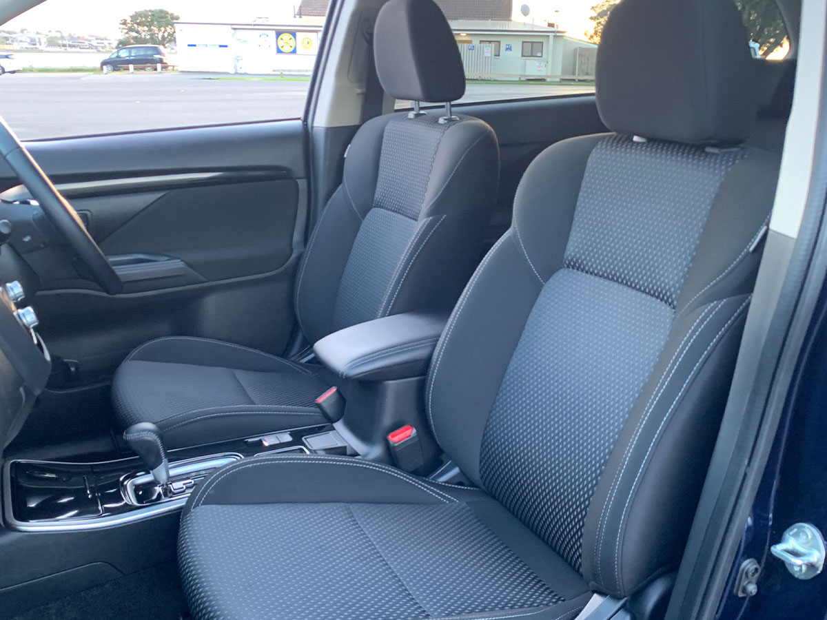 2022 Mitsubishi Outlander LS 2.4L Petrol 7 Seater Automatic