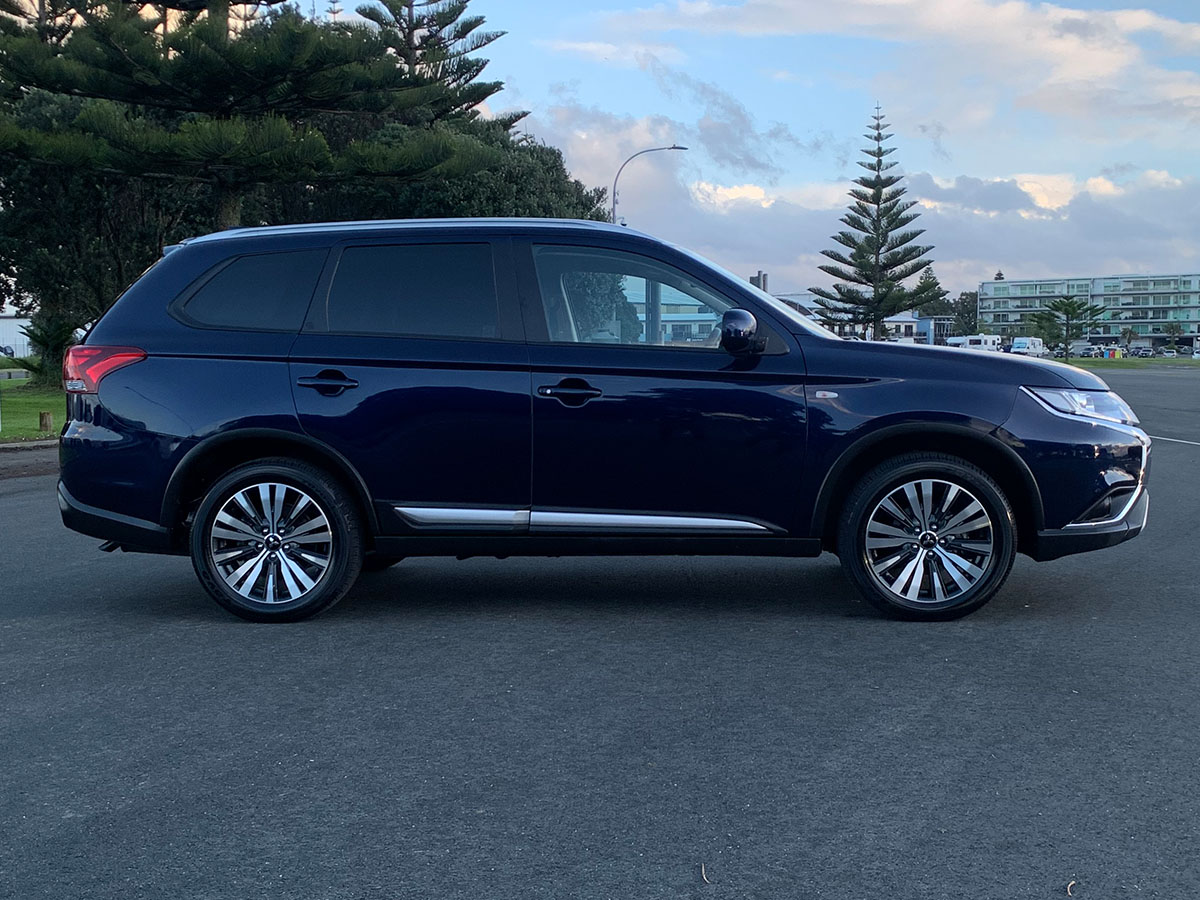 2022 Mitsubishi Outlander LS 2.4L Petrol 7 Seater Automatic