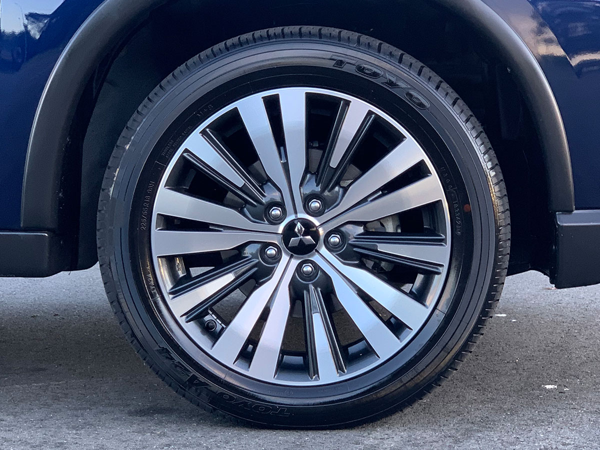 2022 Mitsubishi Outlander LS 2.4L Petrol 7 Seater Automatic