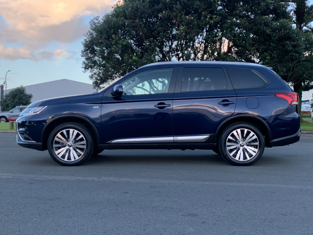 2022 Mitsubishi Outlander LS 2.4L Petrol 7 Seater Automatic