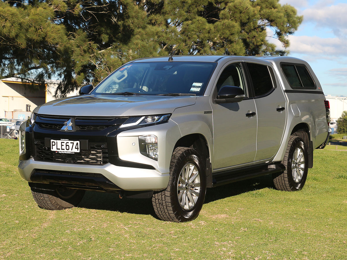 2022 Mitsubishi Triton GLSB 4WD 2.4L Diesel Turbo 6 Speed Auto