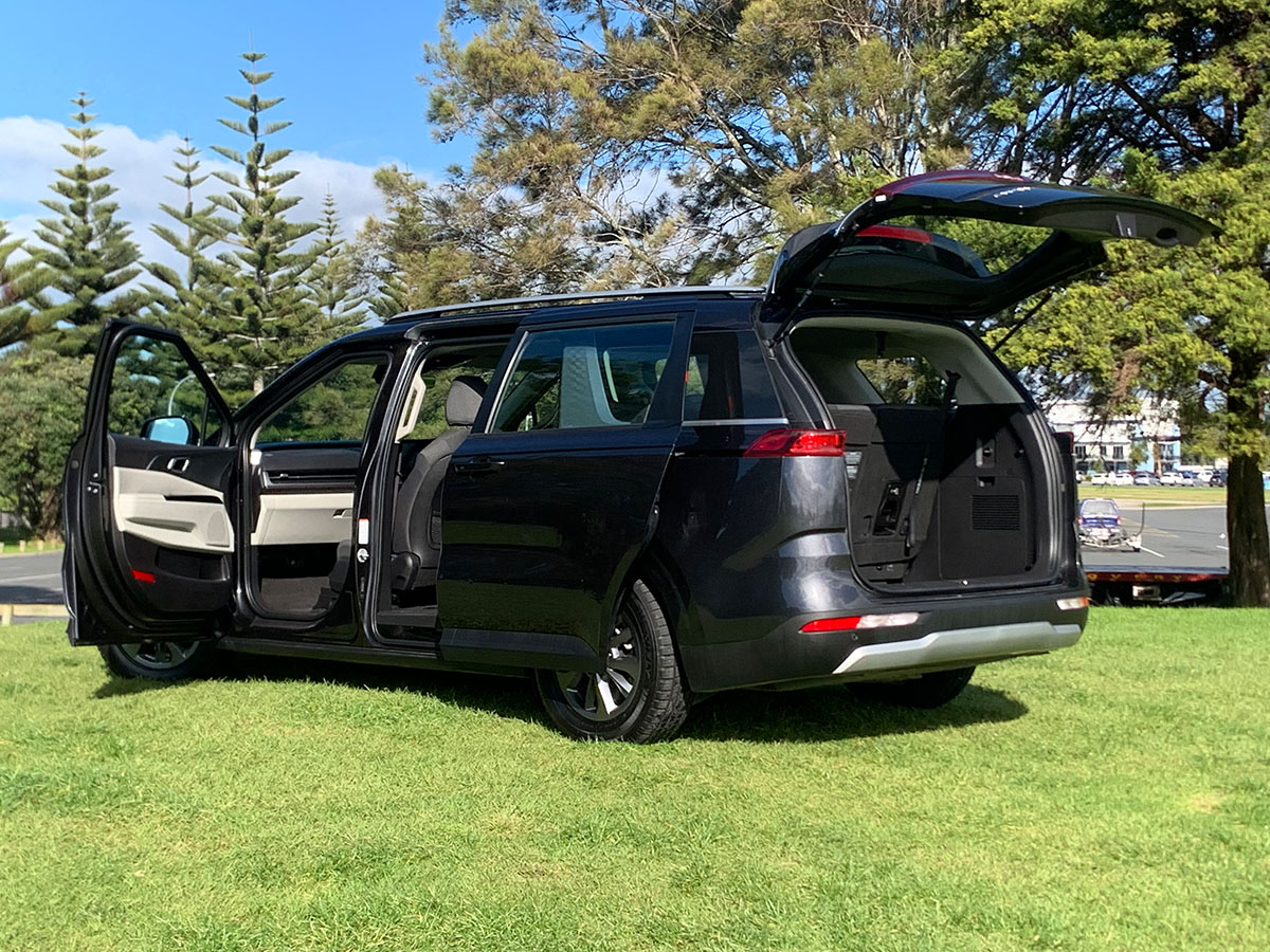 2023 Kia Carnival EX 2.2L Diesel Turbo 8 Seater