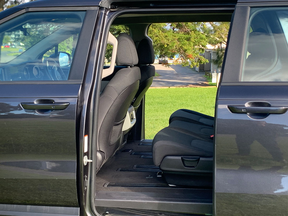 2023 Kia Carnival EX 2.2L Diesel Turbo 8 Seater