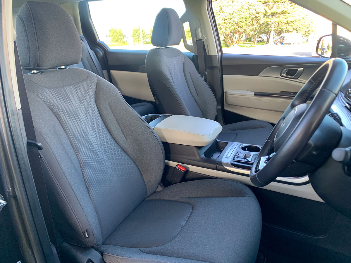 2023 Kia Carnival EX 2.2L Diesel Turbo 8 Seater