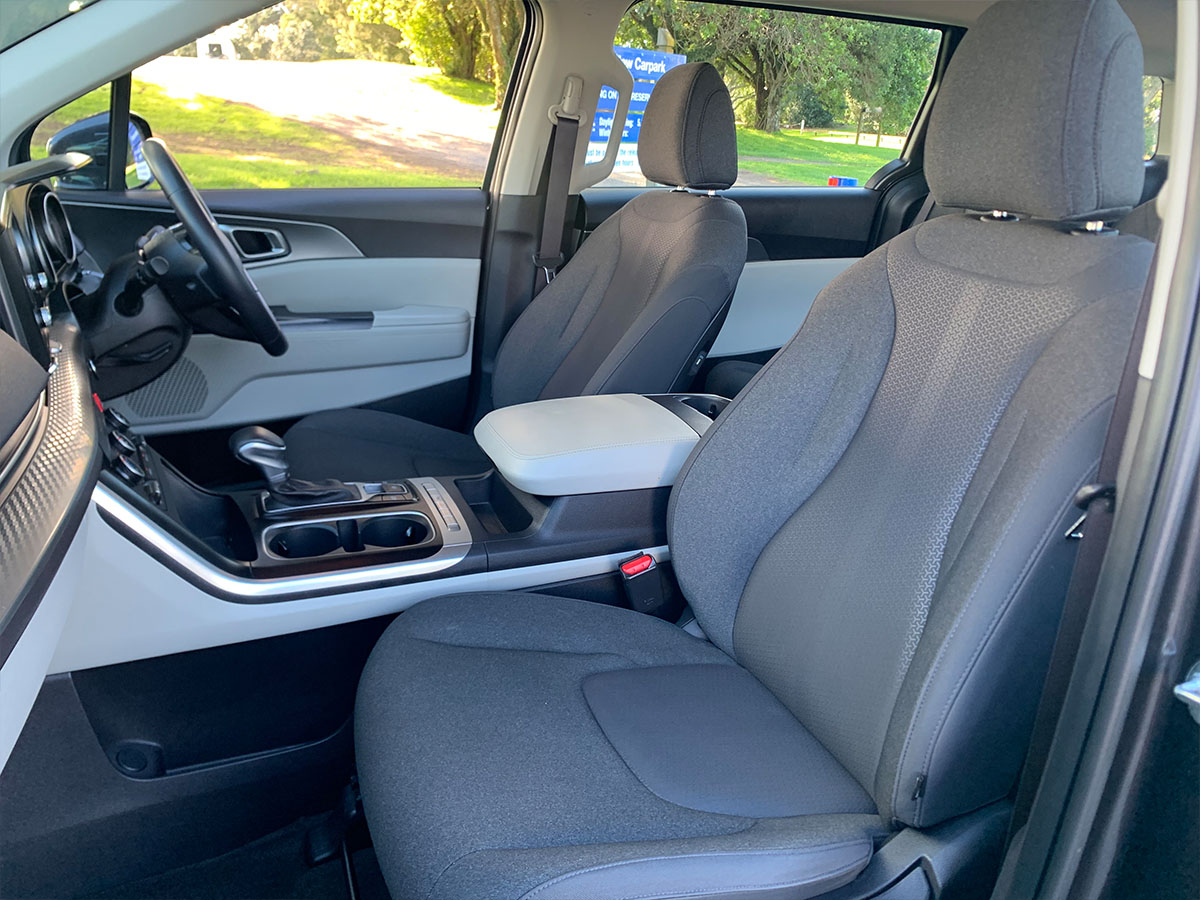 2023 Kia Carnival EX 2.2L Diesel Turbo 8 Seater