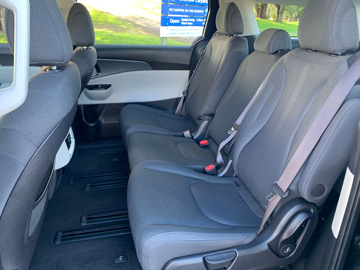 2023 Kia Carnival EX 2.2L Diesel Turbo 8 Seater