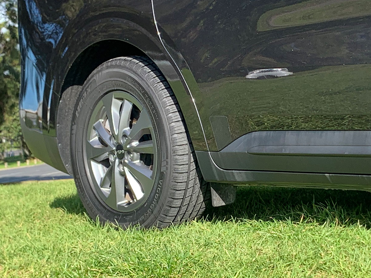 2023 Kia Carnival EX 2.2L Diesel Turbo 8 Seater