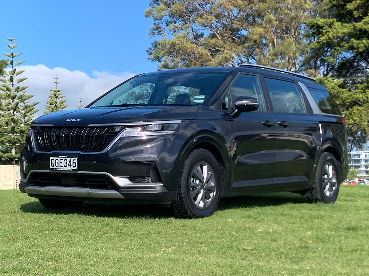 2023 Kia Carnival EX 2.2L Diesel Turbo 8 Seater