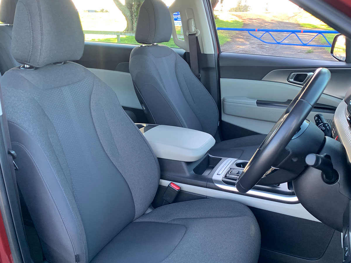 2023 Kia Carnival EX 2.2L Diesel Turbo 8 Seater