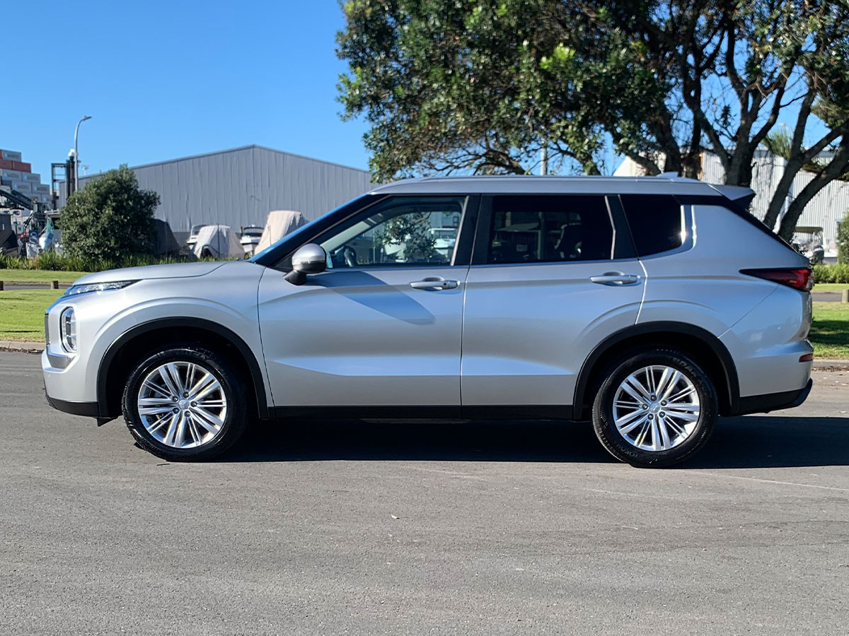 2023 Mitsubishi Outlander LS 2WD 2.5L Petrol Auto