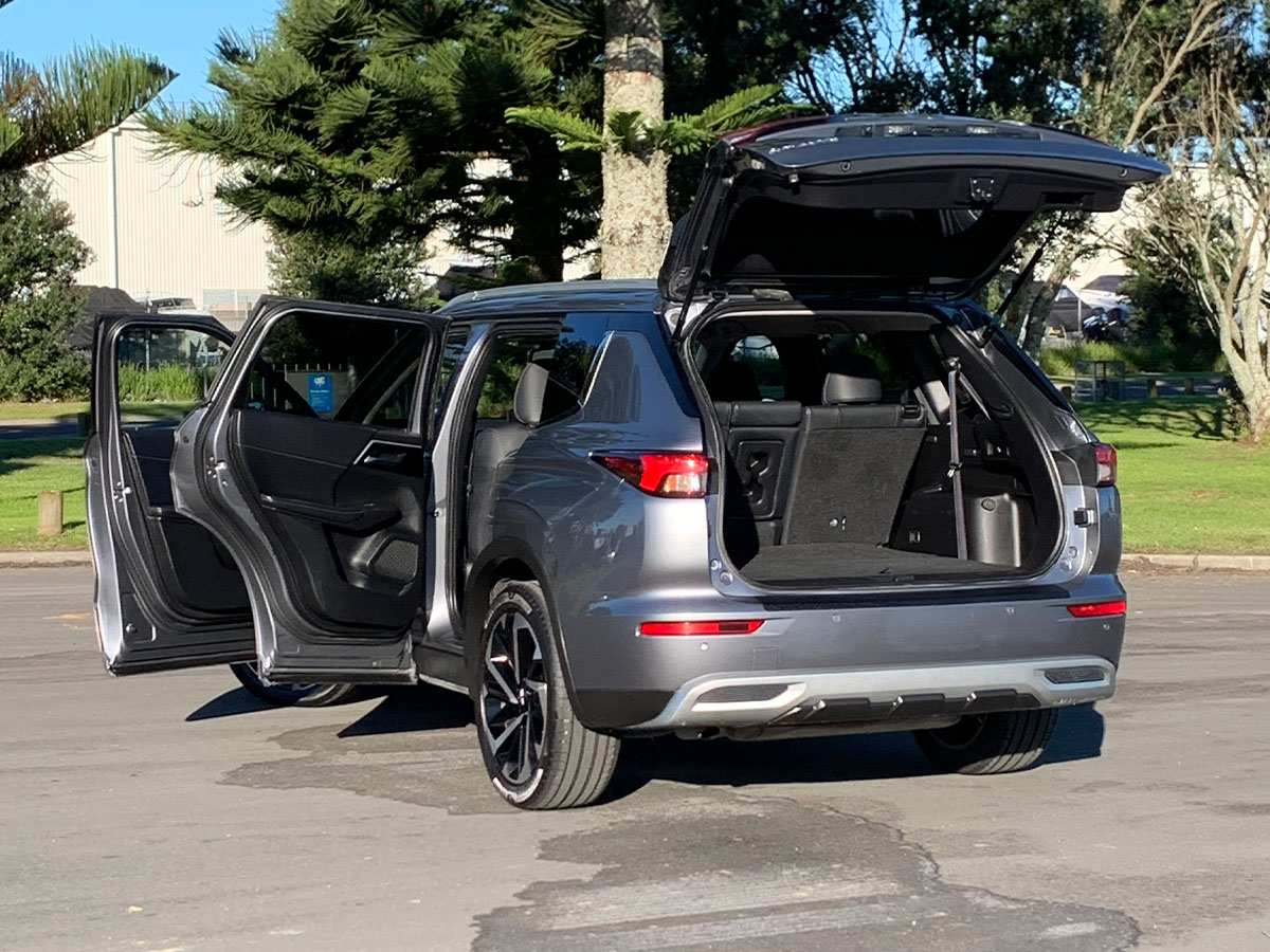 2023 Mitsubishi Outlander XLS 2WD 7 Seater 2.5L Petrol Auto