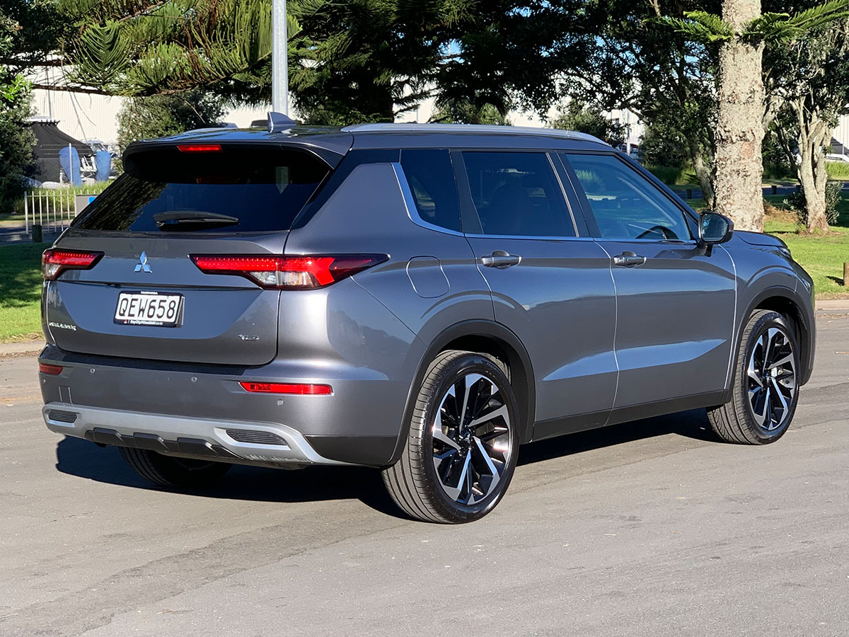 2023 Mitsubishi Outlander XLS 2WD 7 Seater 2.5L Petrol Auto