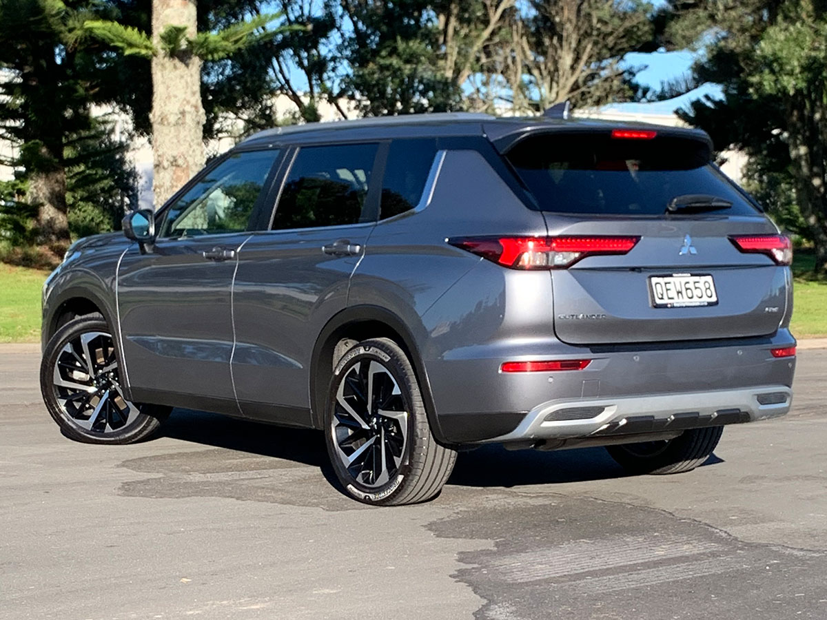 2023 Mitsubishi Outlander XLS 2WD 7 Seater 2.5L Petrol Auto