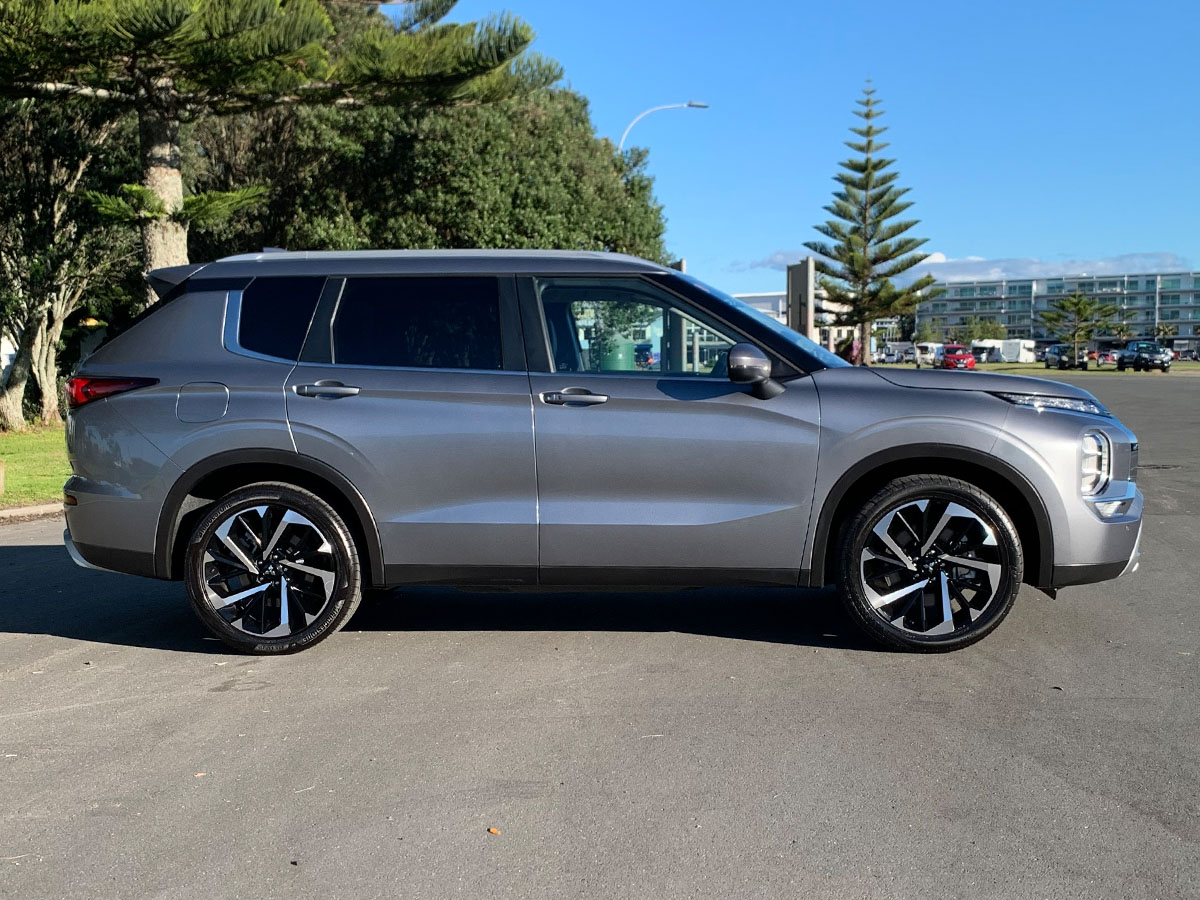 2023 Mitsubishi Outlander XLS 2WD 7 Seater 2.5L Petrol Auto