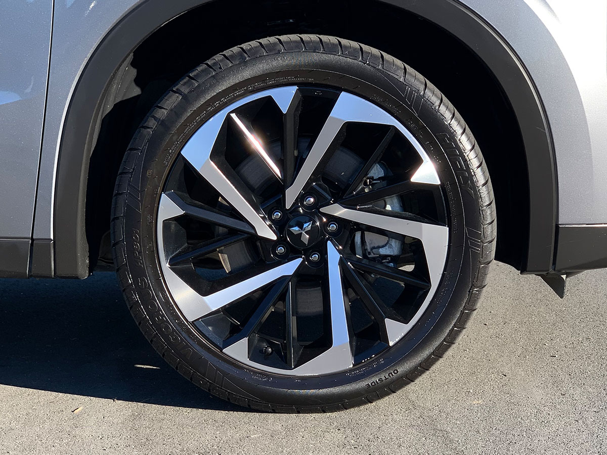 2023 Mitsubishi Outlander XLS 2WD 7 Seater 2.5L Petrol Auto