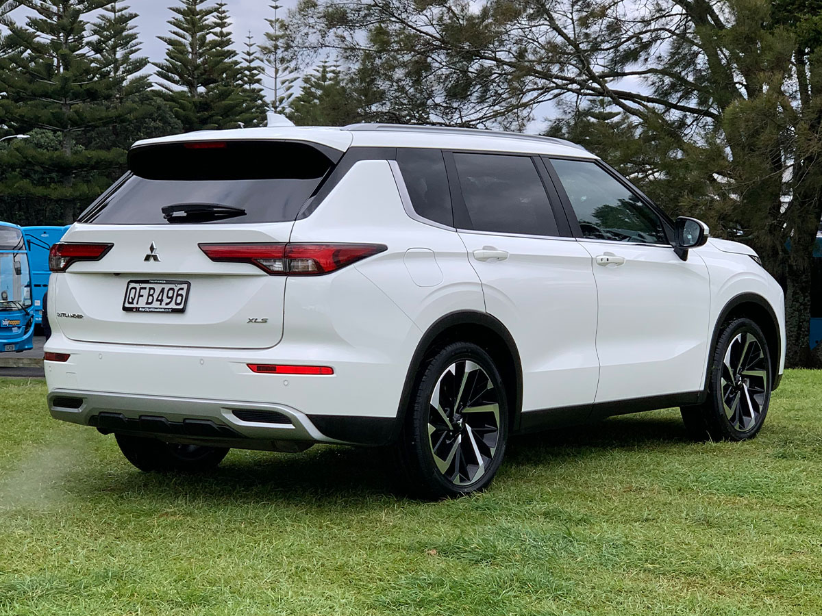 2023 Mitsubishi Outlander XLS 2WD 7 Seater 2.5L Petrol Auto