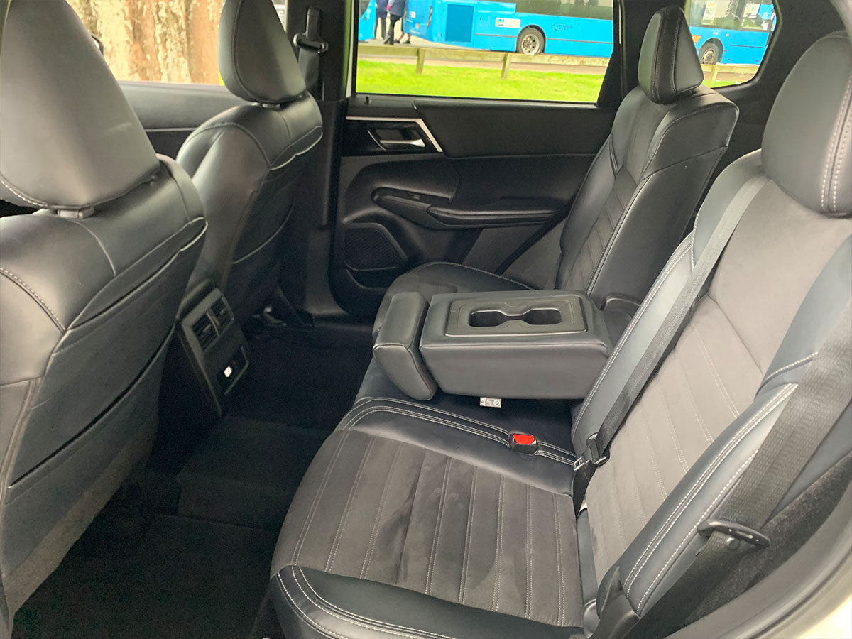 2023 Mitsubishi Outlander XLS 2WD 7 Seater 2.5L Petrol Auto